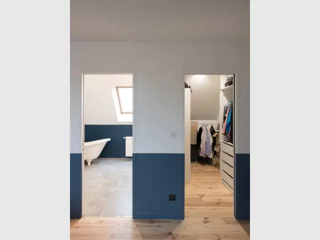 Salle de bains rénovée dans une maison française